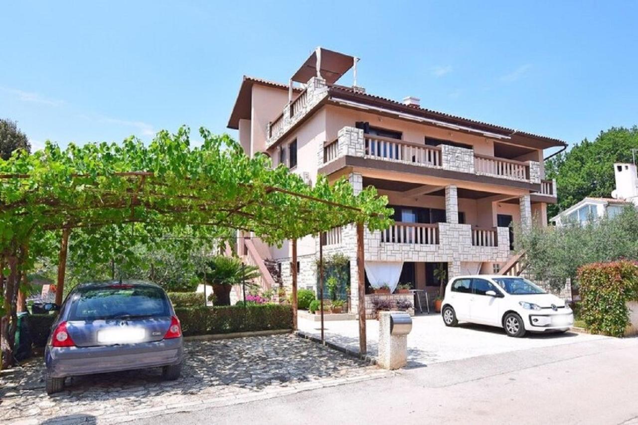 Apartmani Sole Pjescana Uvala Exterior photo