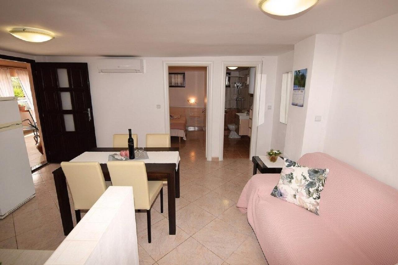 Apartmani Sole Pjescana Uvala Exterior photo